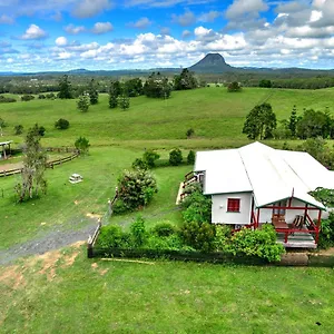 Noosa Pomona Retreat Farm stay